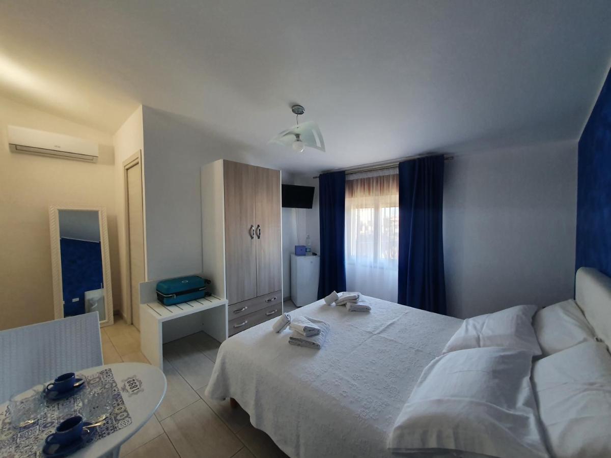 Blue Velvet Rooms Тортоли Экстерьер фото