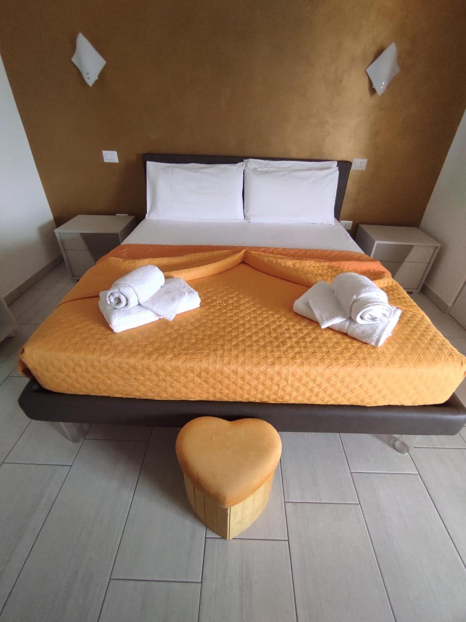 Blue Velvet Rooms Тортоли Экстерьер фото